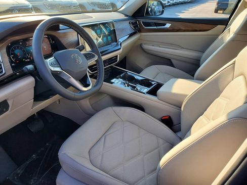 New 2026 Volkswagen Atlas SE FWD image 7