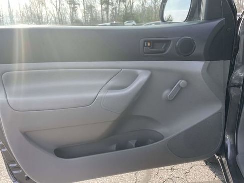 Used 2013 Toyota Tacoma Base image 13