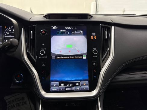 Used 2021 Subaru Outback Limited image 18