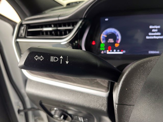 Used 2022 Jeep Grand Cherokee Overland AWD/4WD image 23