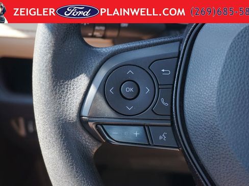 Used 2021 Toyota RAV4 XLE AWD/4WD image 22
