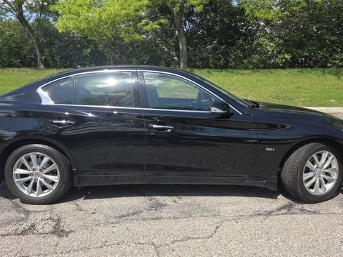 Used 2016 INFINITI Q50 3.0t Premium w/ 3.0T Premium Plus Package AWD/4WD image 26