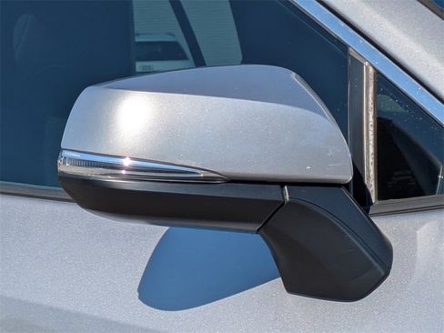 Used 2021 Toyota RAV4 XLE w/ Convenience Package image 12