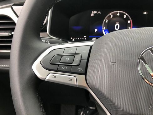 New 2026 Volkswagen Taos SE image 21