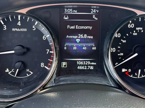 Used 2015 Nissan Rogue SV w/ SV Premium Package image 18