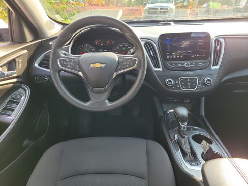 Used 2024 Chevrolet Malibu LT FWD image 10