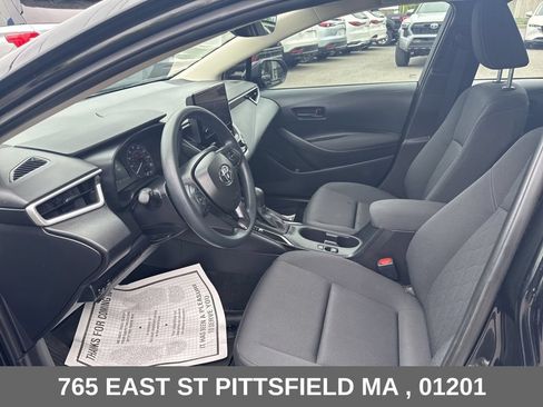 Used 2025 Toyota Corolla LE FWD image 11