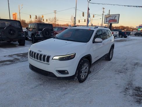Used 2019 Jeep Cherokee Limited w/ Luxury Group image 7