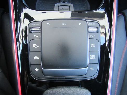 Used 2023 Mercedes-Benz EQB 300 4MATIC image 49