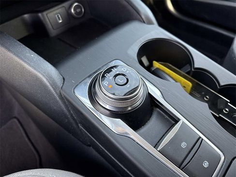 Used 2020 Ford Escape SE image 23