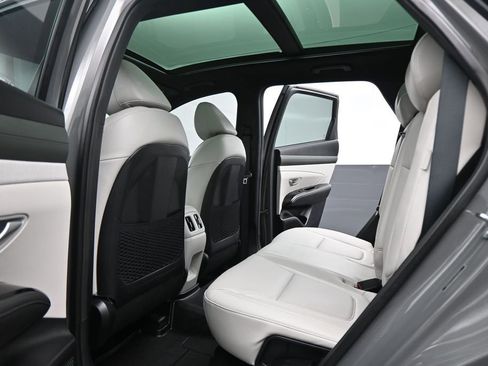 Used 2025 Hyundai Tucson Limited FWD image 3