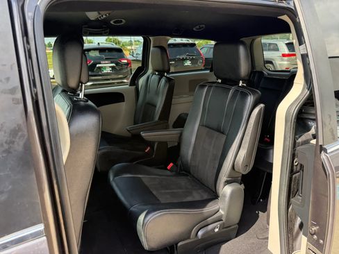 Used 2020 Dodge Grand Caravan SXT FWD image 23