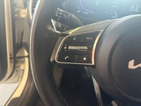 Used 2025 Kia Seltos S FWD image 32