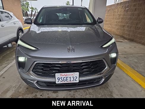 Certified 2025 Buick Encore GX Preferred image 3