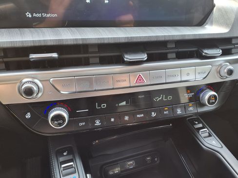 Used 2024 Kia Telluride EX AWD/4WD image 26