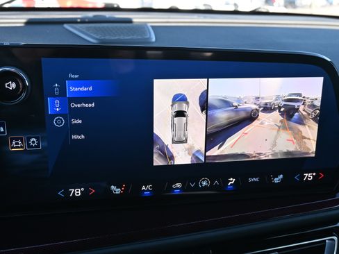 Used 2024 Chevrolet Traverse Z71 w/ Enhanced Driving Package image 15