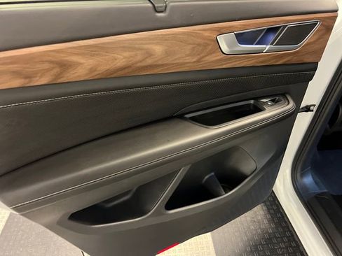 Certified 2024 Volkswagen Atlas SE FWD image 18