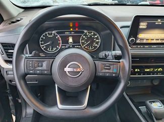 Used 2023 Nissan Rogue SV video 2