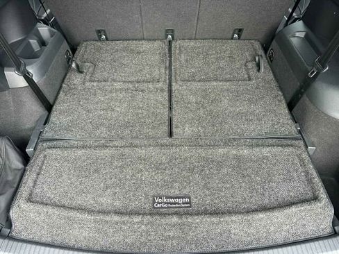 Used 2022 Volkswagen Tiguan SE R-Line image 19