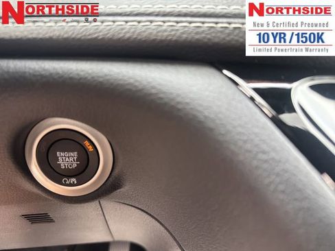 New 2026 Chrysler Pacifica Limited w/ Uconnect Theater Family Group image 27