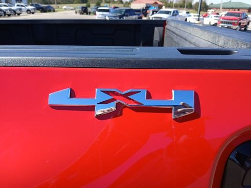 Used 2025 GMC Sierra 3500 SLE image 12