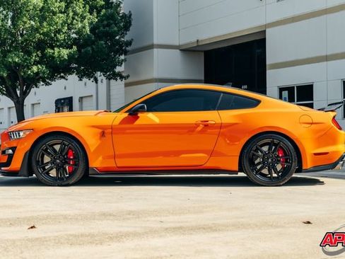 Used 2020 Ford Mustang Shelby GT500 w/ Technology Package RWD image 49