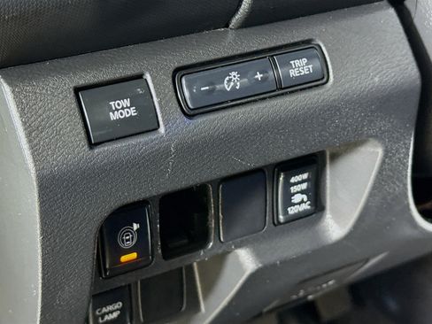 Used 2022 Nissan Frontier SV image 9