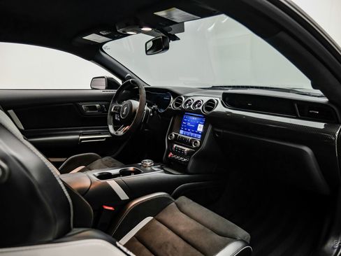 Used 2021 Ford Mustang Shelby GT500 w/ Carbon Fiber Track Pack image 51