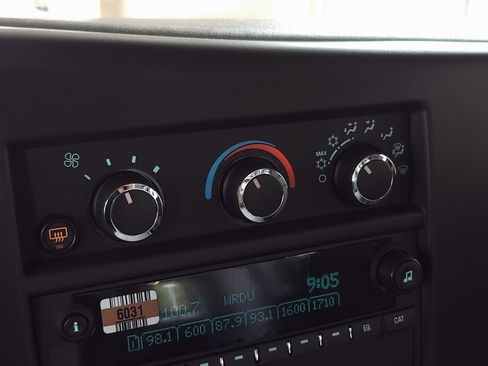 Used 2025 GMC Savana 2500 w/ Driver Convenience Package image 16