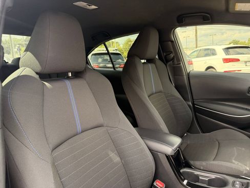 Used 2021 Toyota Corolla SE FWD image 32