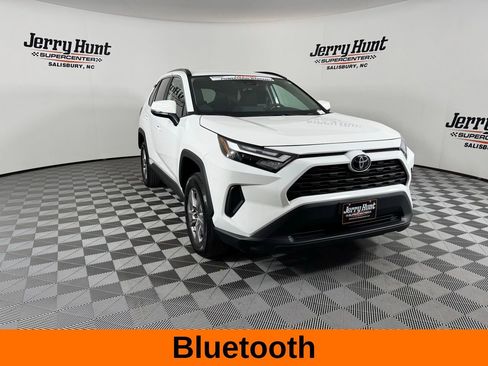 Used 2025 Toyota RAV4 XLE AWD/4WD image 6