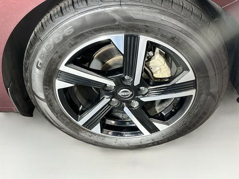 Used 2024 Nissan Sentra SV image 11