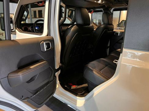 Used 2021 Jeep Gladiator Mojave w/ LED Lighting Group image 10