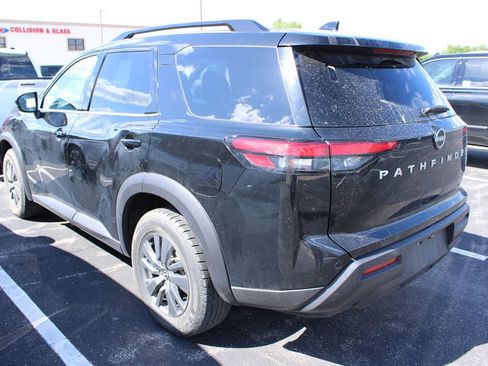 Used 2024 Nissan Pathfinder SV FWD image 7