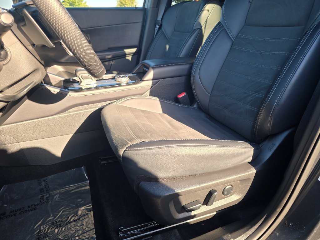 Used 2025 Mitsubishi Outlander SE AWD/4WD image 32