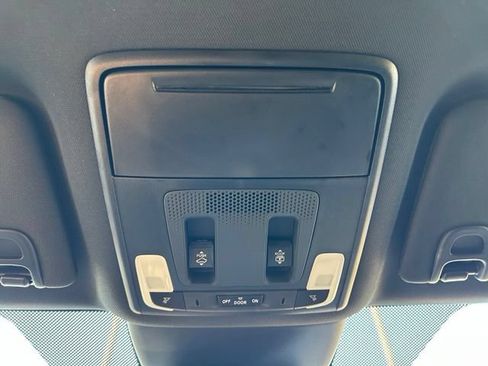 Used 2025 Honda Pilot TrailSport image 25