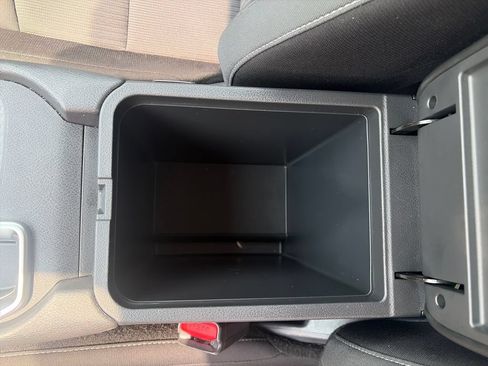 Used 2025 Nissan Sentra SV FWD image 25
