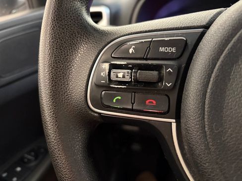 Used 2019 Kia Sportage LX AWD/4WD image 18