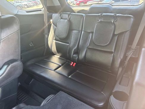 Used 2023 Ford Explorer Limited w/ Equipment Group 301A AWD/4WD image 18