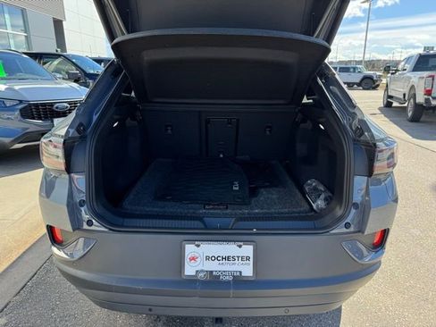 Used 2024 Volkswagen ID.4 Pro S image 33