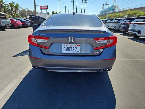 Used 2018 Honda Accord Sport image 11