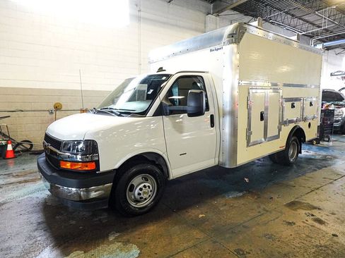 Used 2022 Chevrolet Express 3500 w/ Power Convenience Package image 3