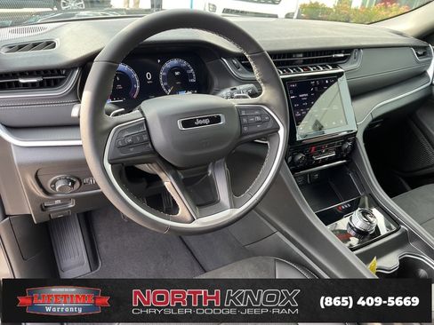 New 2025 Jeep Grand Cherokee Altitude image 6