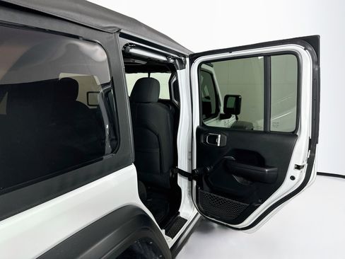 Used 2022 Jeep Wrangler Unlimited Sport AWD/4WD image 27
