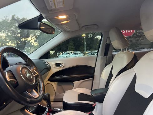 Used 2021 Jeep Compass Latitude image 30