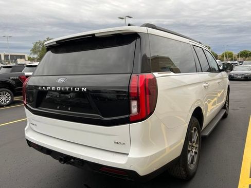 Used 2025 Ford Expedition Max Active AWD/4WD image 2