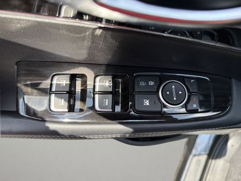 Used 2020 Kia Sorento LX FWD image 20