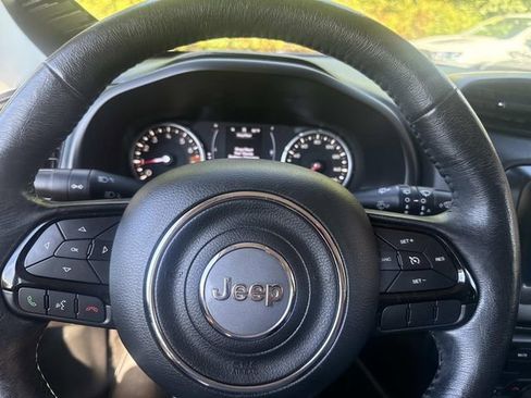 Used 2020 Jeep Renegade Altitude image 30