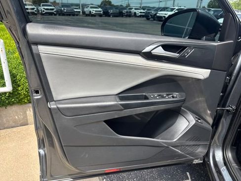 Certified 2023 Volkswagen Taos SEL AWD/4WD image 10