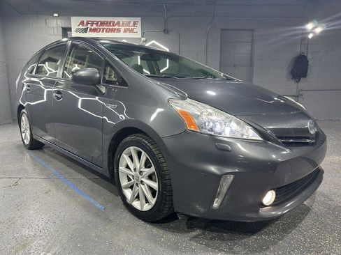 Used 2013 Toyota Prius V Five image 7